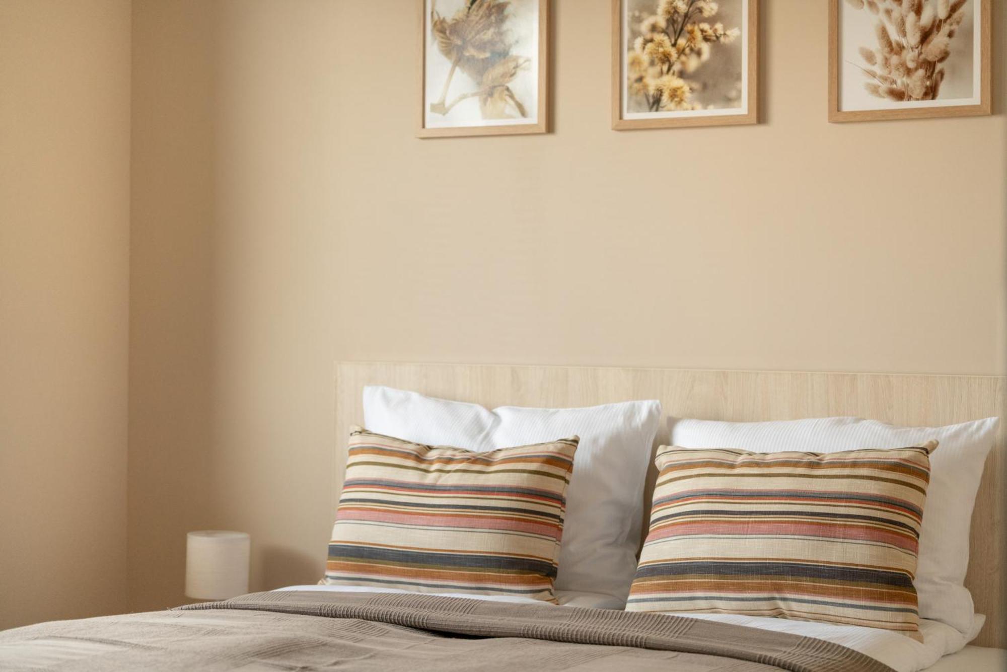 Cosy And Bright Apartment With Parking In Poznan By Noclegi Renters Exteriör bild