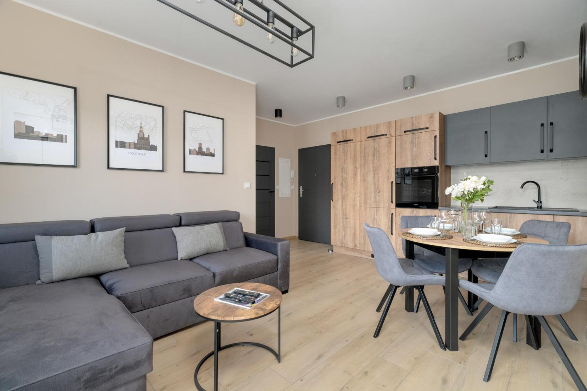 Cosy And Bright Apartment With Parking In Poznan By Noclegi Renters Exteriör bild